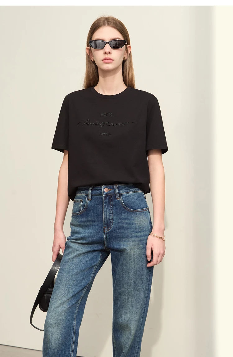 Amii Minimalist Embroidered Tee