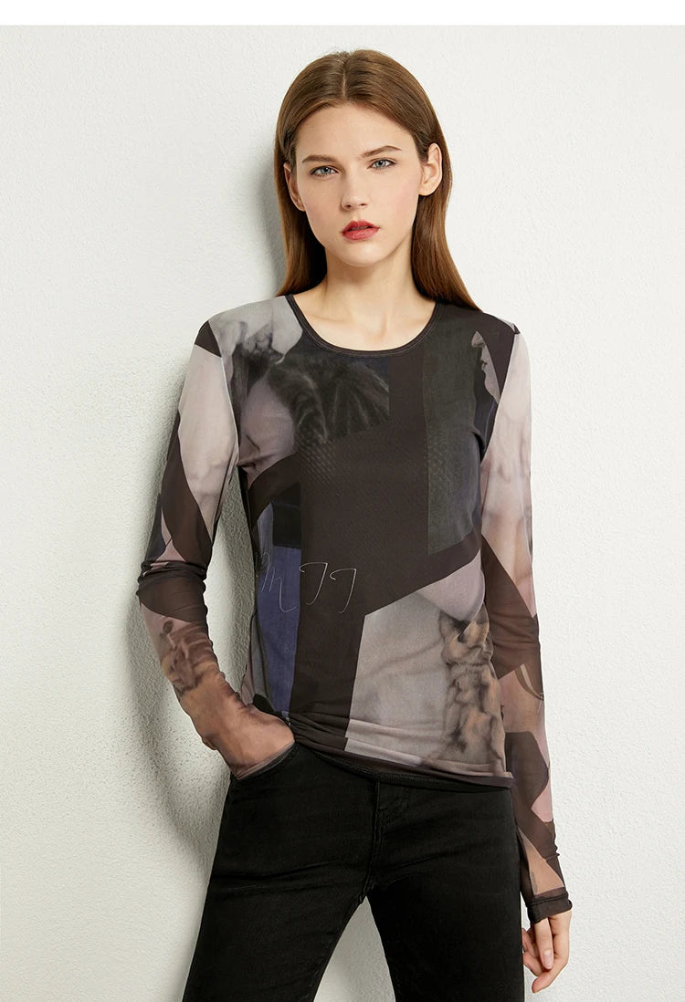 AMII Minimalism Long-Sleeved T-Shirt with Artistic Prints