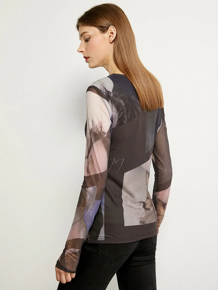 AMII Minimalism Long-Sleeved T-Shirt with Artistic Prints